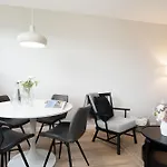 Commodore Meerfreude Apartamento *